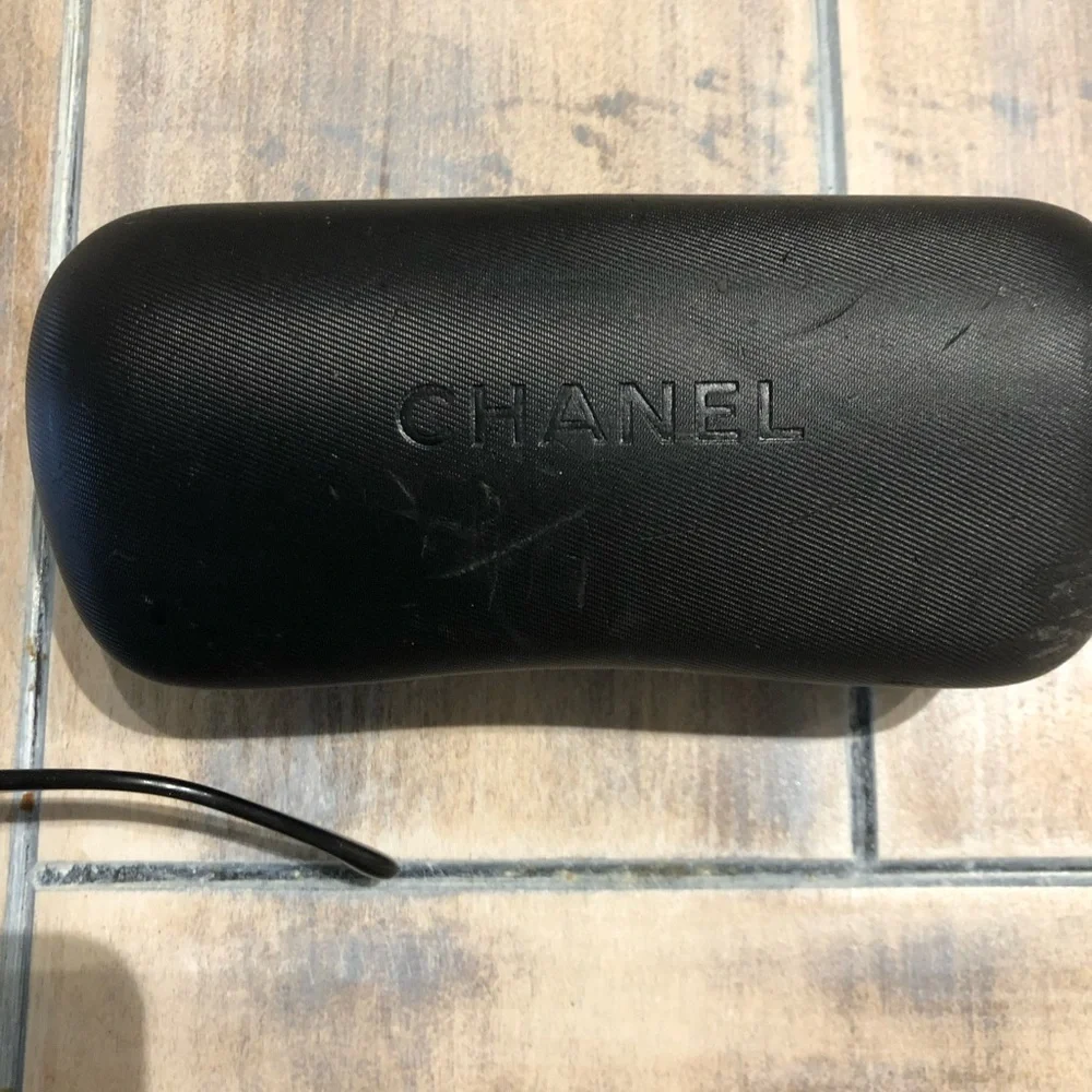 CHANEL Black Oversized Sunglasses with Gradient Lenses